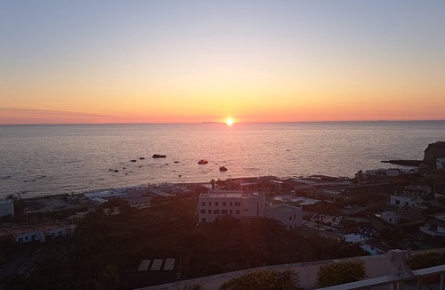 Forio Bed & Breakfast | 5 minutes from the sea, the Poseidon Gardens with swimming pool, wifi, parking.