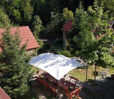 Cartisoara Bed & Breakfast | 50 m² Bed and breakfast ∙ 2 bedrooms ∙ 5 guests