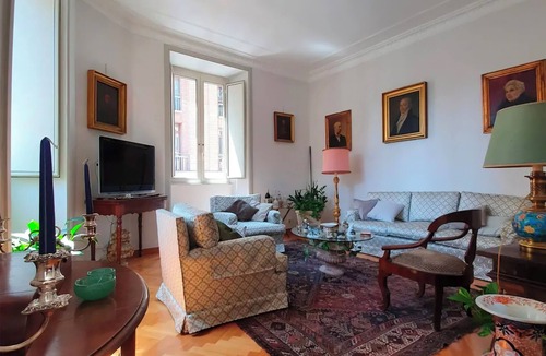 Rione XVI Ludovisi Apartment | 500 views of Rome - City Center