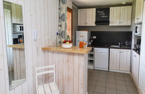 Meyrignac-l'Eglise Ski Chalet | 6-Person Wooden Chalet in Correze