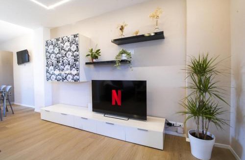 Civitanova Marche Apartment | 650m from the sea, 8 guests, AC, Wi-Fi