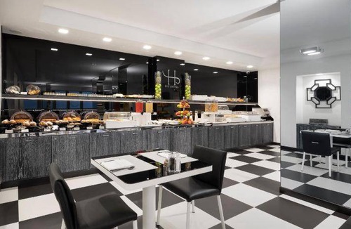 Fuorigrotta Hotel | 80 m² Hotel ∙ 127 guests