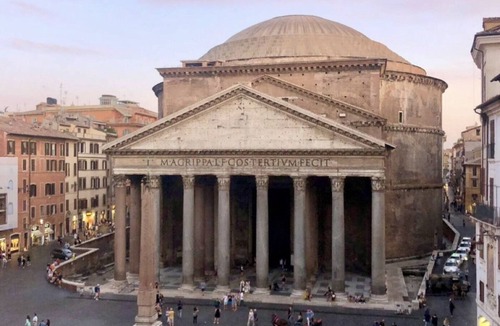 Rione VI Parione Apartment | 90 m2 apartment in the heart of Rome, 10 meters from the Pantheon