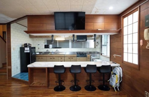 Kumoji House | A 130㎡ Two-Story Japanese House in the City Center with BBQ Facilities Inside