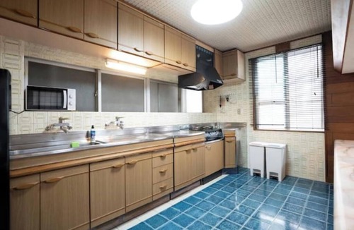 Kumoji House | A 130㎡ Two-Story Japanese House in the City Center with BBQ Facilities Inside
