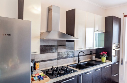 Frattocchie Apartment | A casa di Marco Guesthouse - Ciampino Apt and station for Rome