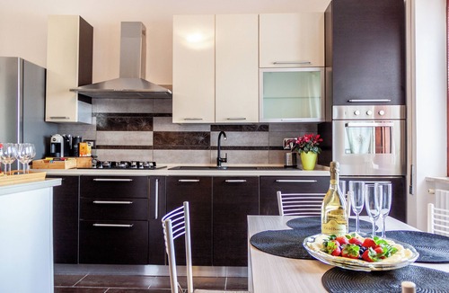Frattocchie Apartment | A casa di Marco Guesthouse - Ciampino Apt and station for Rome