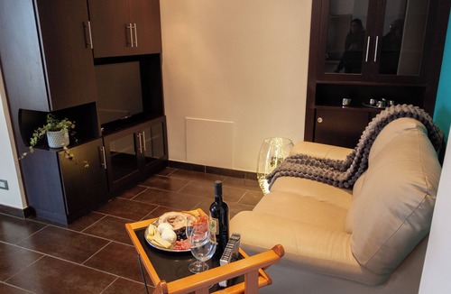 Frattocchie Apartment | A casa di Marco Guesthouse - Ciampino Apt and station for Rome