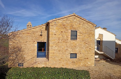 Castiglione Messer Raimondo Apartment | A comfortable 2 bedroom country apartment with private patio at La Stradella