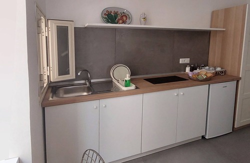 Quartieri Spagnoli Apartment | A due Passi dal Murales di Maradona nel Cuore dei Quartieri Spagnoli