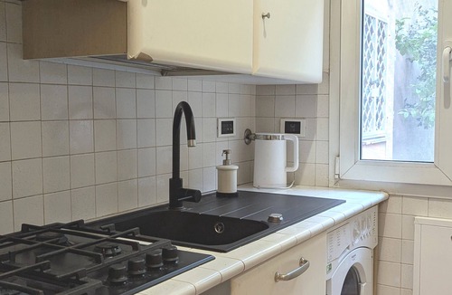 San Giovanni Apartment | A vacation to the Latin walls!