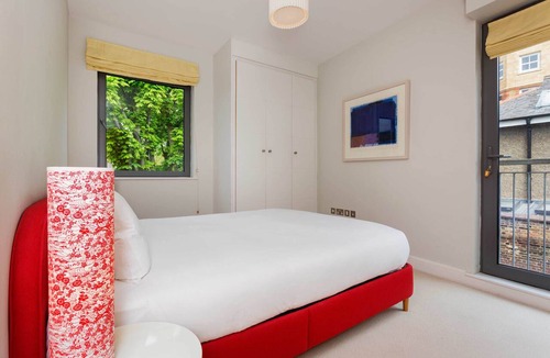 Clerkenwell Apartment | Abstract Perspective, by Veeve