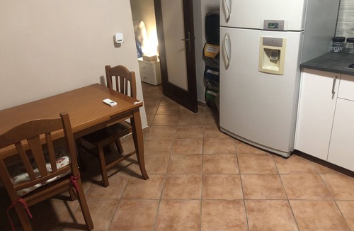 Portici Apartment | Accogliente Appartamento con Cucina, Camera e Parcheggio