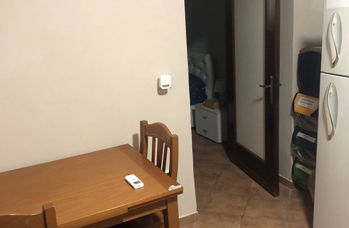 Portici Apartment | Accogliente Appartamento con Cucina, Camera e Parcheggio