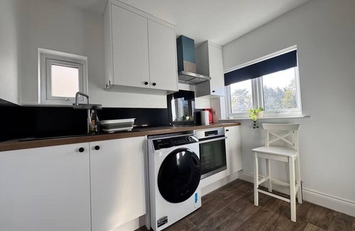 West Twickenham Apartment | Adorable 1-bedroom apartment in wonderful Twickenham neighborhood