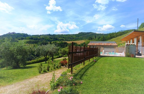 Montalto delle Marche Apartment | Agriturismo Il Vecchio Acero - PAPAVERO APARTMENT