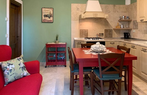Foiano della Chiana Apartment | Agriturismo Santa Luce - Apartment 'Lavanda' with Shared Pool, Private Garden and Wi-Fi