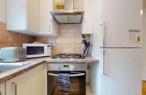 Maida Vale Apartment | -Air Con- Cute 2BD flat 1 Min Maida Vale Station!
