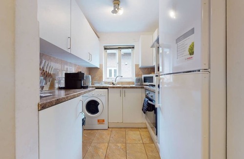Maida Vale Apartment | -Air Con- Cute 2BD flat 1 Min Maida Vale Station!