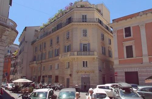 Rione V Ponte Apartment | Al Centro Storico Roma Suite