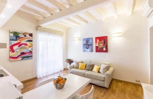 Rione V Ponte Apartment | Al Centro Storico Roma Suite