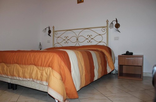 Abbadia San Salvatore Hotel | Albergo Ristorante La Bocca di Bacco