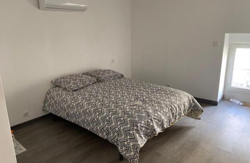 Civray House | Alida