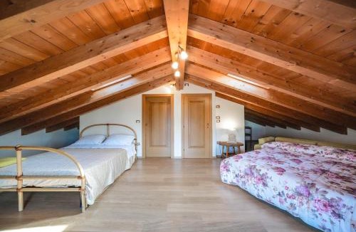 Pescantina House | Alloggio romantico nel verde in fronte Acquardens