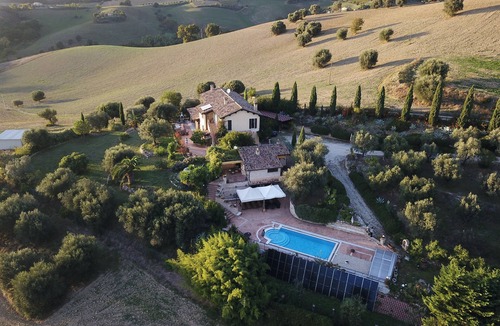 Acquaviva Picena House | Alleinstehende Villa mit Pool schönem Panorama, ruhig, nur 9km zum Strand.