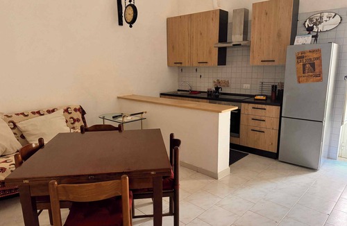 Gaeta House | Alley 9 and 3 quarters: ground-floor building downtown