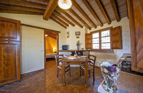 Le Piazze House | Allodola double bedroom flat facing pool with large veranda