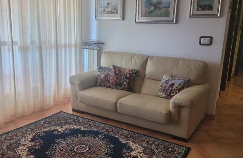 Zona XXXIII Acilia Sud Apartment | Alloggio per uso turistico ECM Giardino di Roma