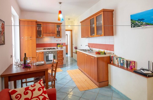 San Michele Apartment | Amalfi Coast Apartment "Bouganvillea"