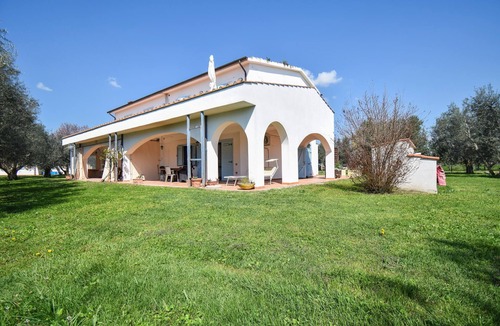 Pescia Romana Apartment | Amazing apartment in Pescia Romana with WiFi
