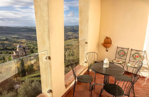 Montepulciano Apartment | Amazing Attic in Montepulciano, 10 people, w/view on San Biagio