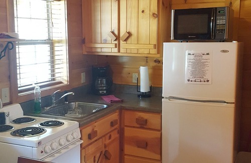 Keystone Cabin | American Pines Cabin, 5 Miles from Mt. Rushmore!