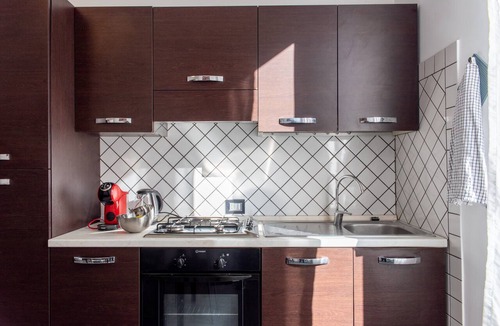 Marsala Apartment | Ami House Roma Apartment in the Heart of Rome with Wi-Fi and Air Conditioning