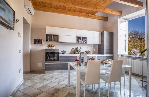 Sorrento City Centre Apartment | AMORE RENTALS - Apartment Caruso in Piazza Tasso with Air Conditioning, WI-FI