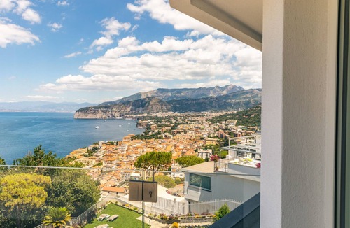 Sorrento Villa | AMORE RENTALS- Villa Sacco with Private Swimming Pools, Sea View, Ideal for a Luxury Holiday