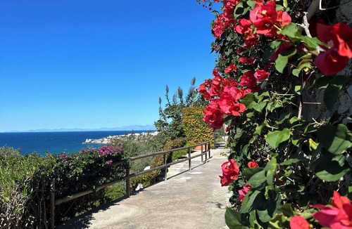 Panza Villa | An exclusive villa suspended between sky and sea.