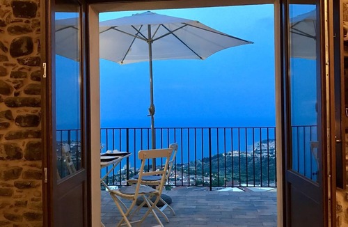Roseto Capo Spulico Apartment | An historic luxury apartment with panoramic views over the Ionic coast and sea