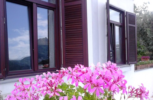 Cava de' Tirreni House | Ancient "CASOLARE ULIVETO" near POMPEI/AMALFI Coast with affiliated POOL