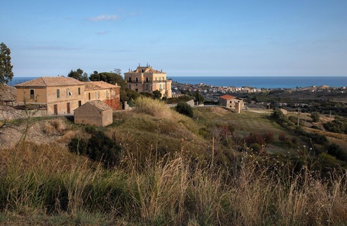 Badolato Cottage | Ancient farmhouse on the Gallelli estate