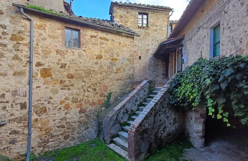 Murlo House | Ancient Tuscan farmhouse 20 minutes from Siena