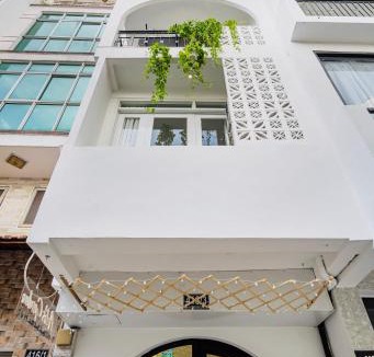 District 3 House | Anh Garden phòng ban công tầng 3