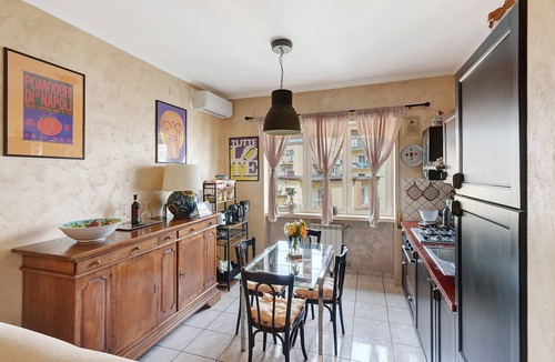 Fuorigrotta Apartment | Antonio's Home: Pet-Friendly Retreat