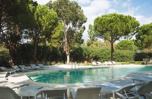Roccamare Apartment | Apartment mit Pool in Strandnähe
