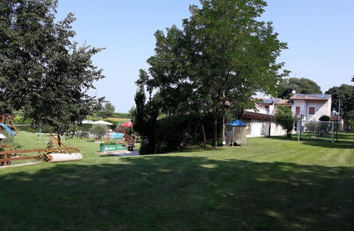 Sona Apartment | Apartment in the green hinterland moraine hills inland Lake Garda