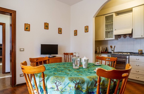 Le Rocchette Apartment | Apartment 'Villa Rodolfo' with Private Terrace, Garden, and Air Conditioning
