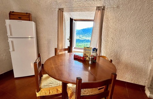 San Donato Val Di Comino Apartment | Apartment In Downtown San Donato Val di Comino